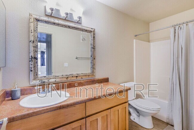 Building Photo - 1385 W University Ave