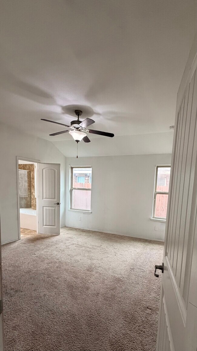 Building Photo - 2104 Long Forest Rd