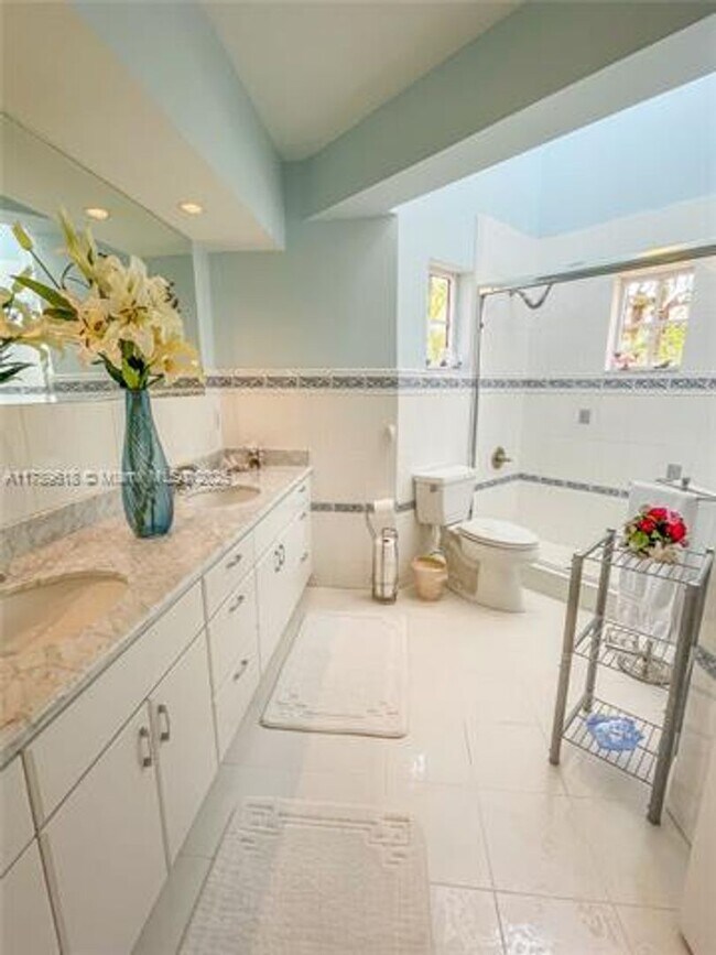 Building Photo - 194 Caoba Ct