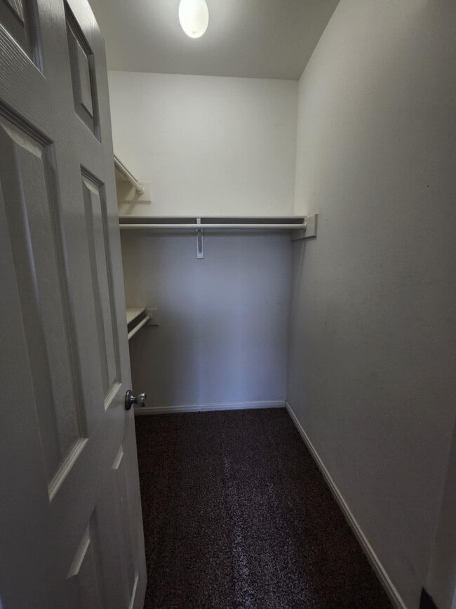 Building Photo - 1034 Livermore St