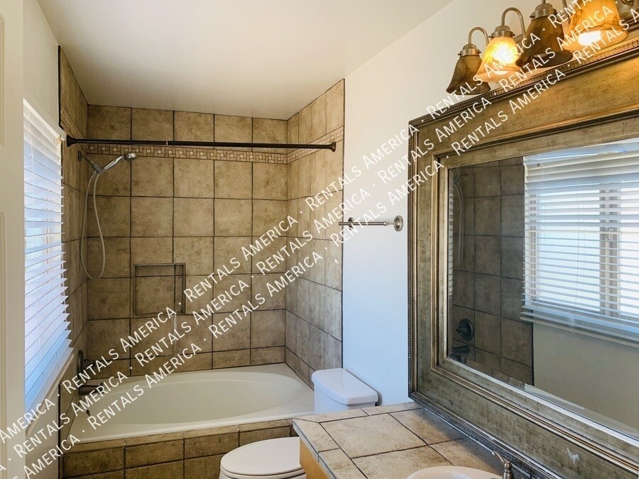Building Photo - 2723 S Estrella Cir