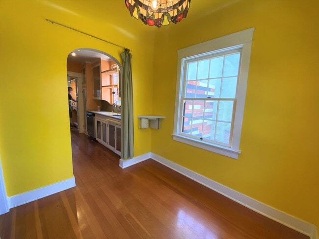 Building Photo - CHARMING! BACKYARD OASIS! REAL HARDWOOD FLOORS! FULL SIZED WASHER/DRYER! OFF OF ADAMS AVE!