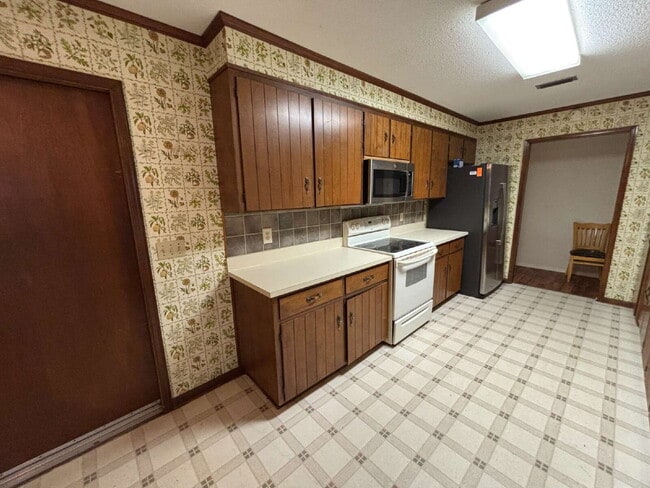 Building Photo - FOR RENT in Dothan, AL!!