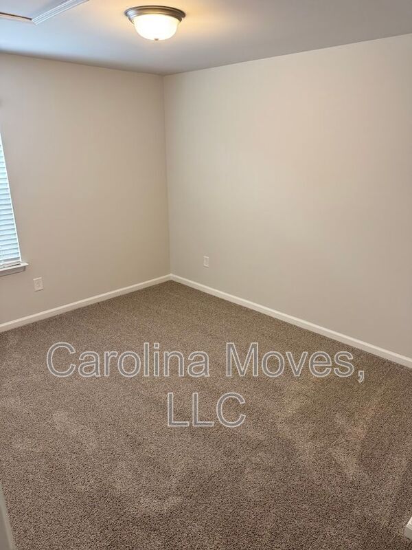 Building Photo - 527 Winding Meadow Ln