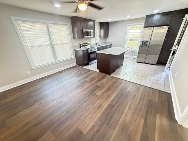 Building Photo - Fully Renovated 2-Bed Charmer on a Spacious Corner Lot – Near Downtown!