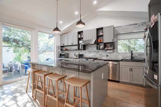 Building Photo - 12225 Wallingstone Ln