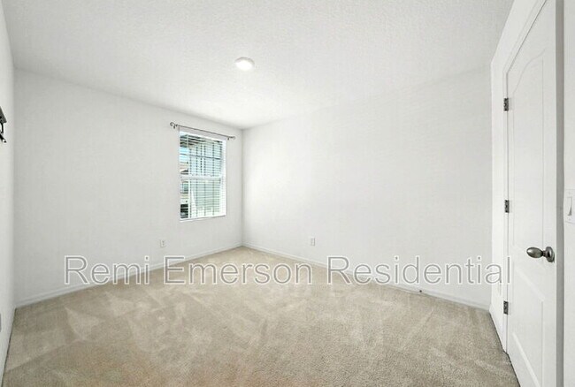 Building Photo - 700 Benoi Dr