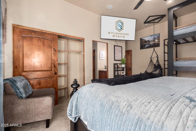 Building Photo - 2506 S 186th Dr