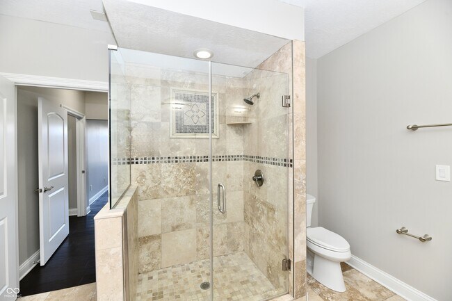 Building Photo - 8555 One W Dr