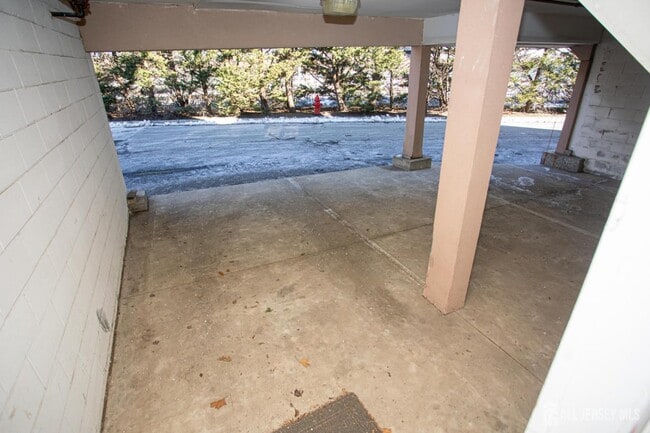 Building Photo - 124 Adamecs Way
