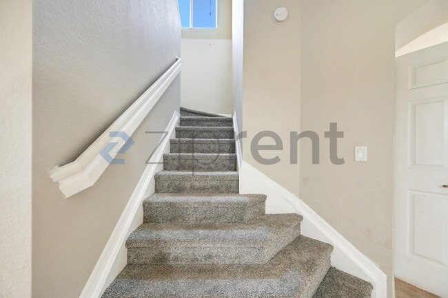 Building Photo - 3158 Antica St