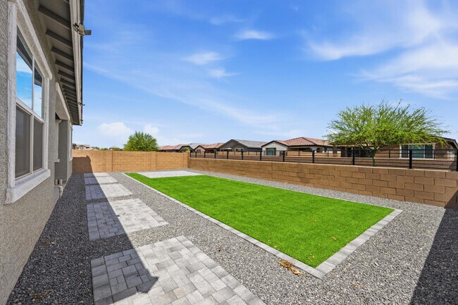 Building Photo - 4323 N 92nd Dr