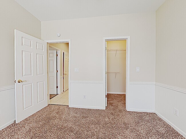 Building Photo - 1367 Fall River Drive