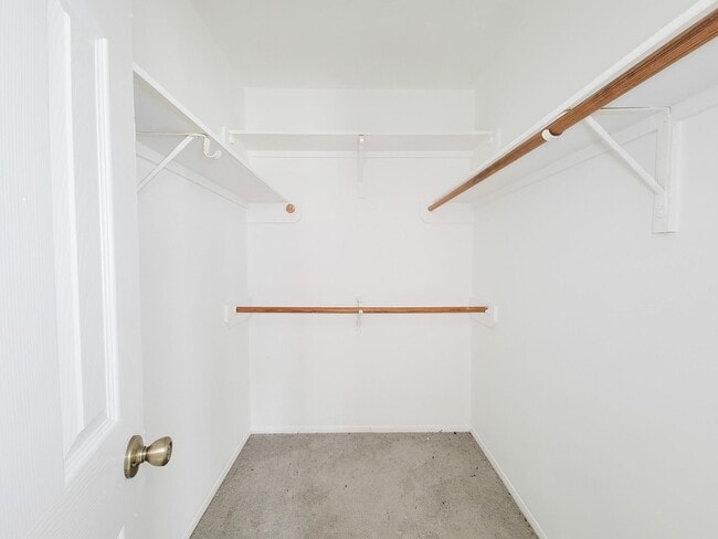 Building Photo - 17614 Glenmark Dr