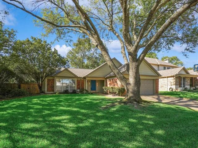 Building Photo - 521 Chasewood Dr