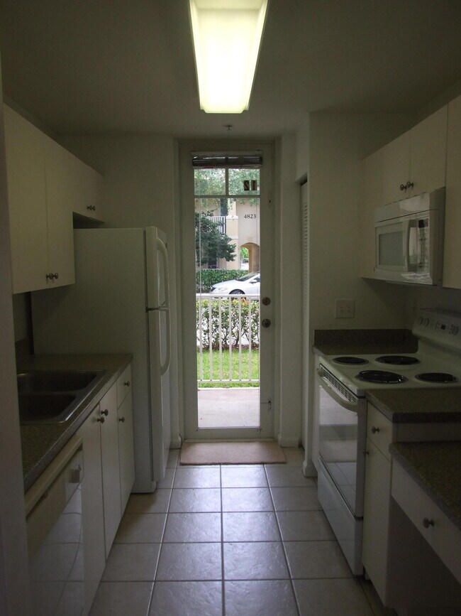 Building Photo - 4822 Chancellor Dr