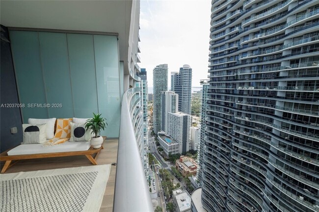Building Photo - 1010 Brickell Ave
