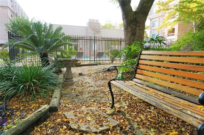 Building Photo - 2207 S Braeswood Blvd