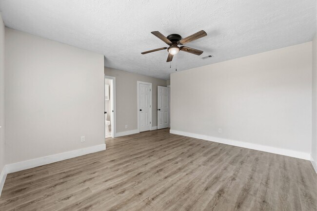 Building Photo - 3535 Nutwood Ln