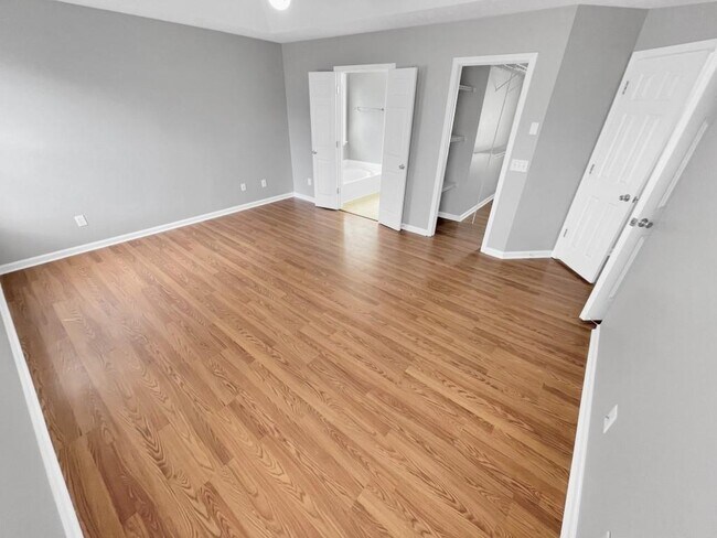 Building Photo - 1926 Leacroft Ct