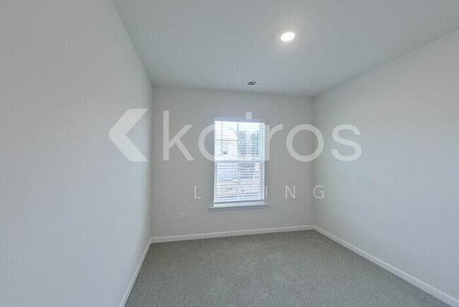 Building Photo - 2097 Banyan Cir