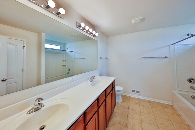 Building Photo - 2564 Retreat Cir