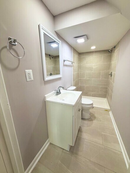 Building Photo - 607 Lucia Ave