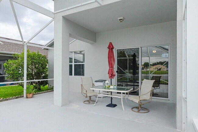 Building Photo - 522 SW Indian Key Dr