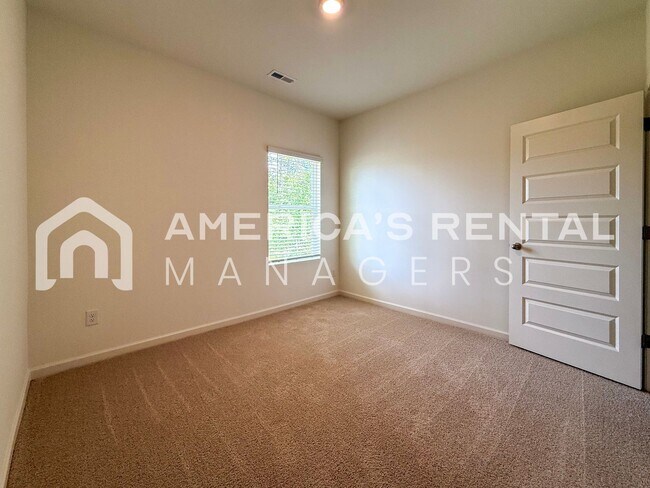 Building Photo - DEPOSIT PENDING! Coming Soon! Available to...