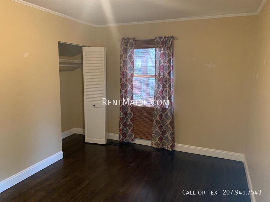 Building Photo - 173 Parkway N