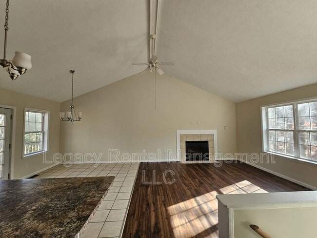 Building Photo - 109 Debbie Dr