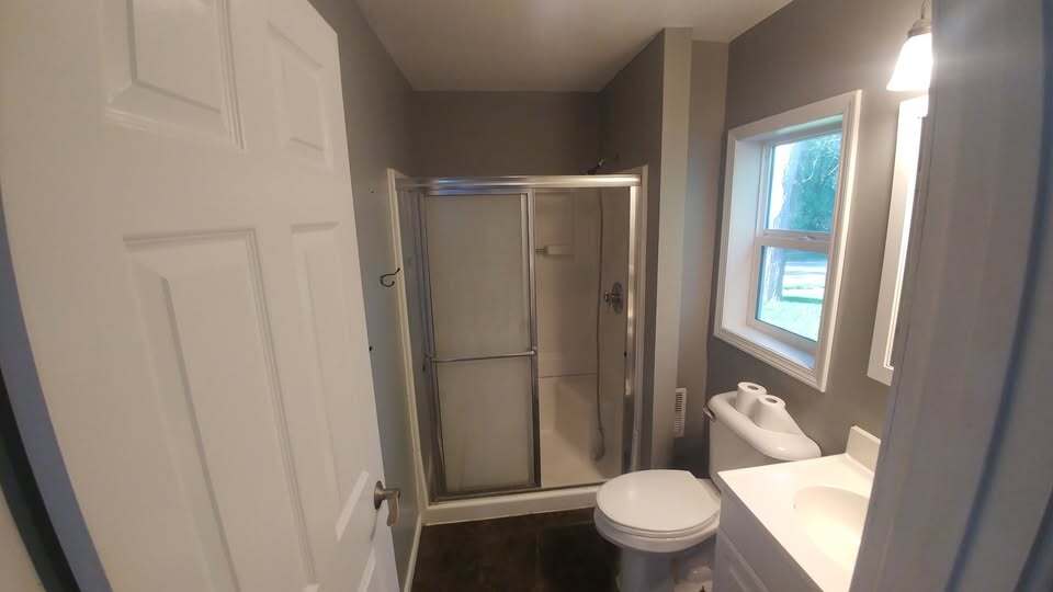 main floor bath - 2004 Clay St