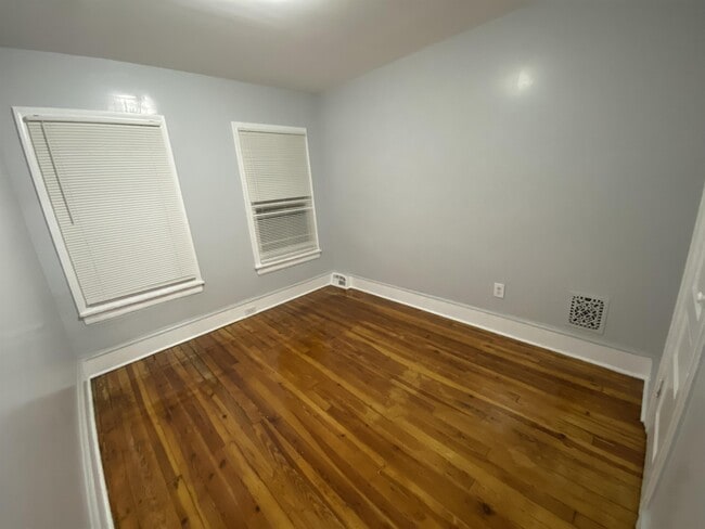 Building Photo - 1333 Princess Ave