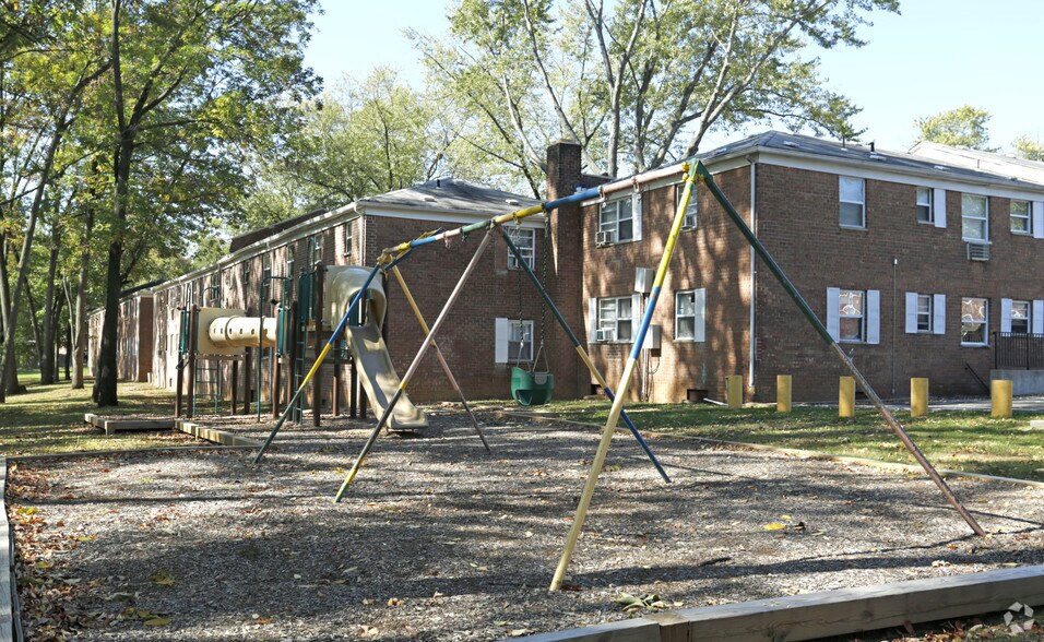 Cypress Gardens 1165 Route 22 North Plainfield NJ 07060 Apartment