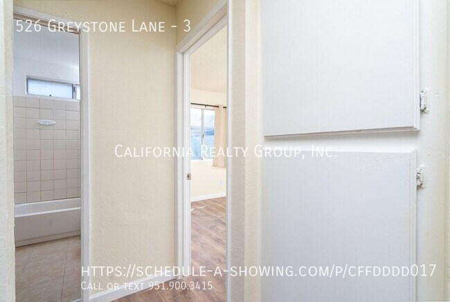 Building Photo - 526 Greystone Ln