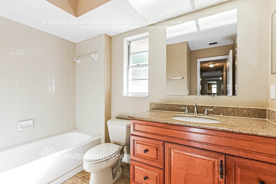 Building Photo - 808 Black Knight Dr