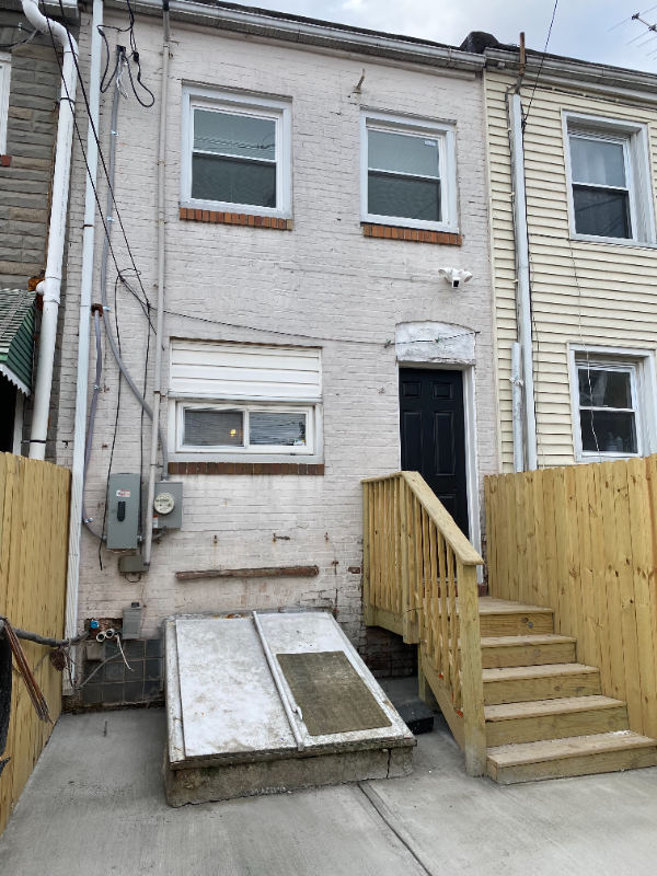 Building Photo - 3908 Claremont St
