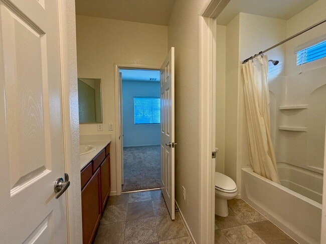 Building Photo - 3 BED 2.5 BATH 2 CAR GARAGE SINGLE FAMILY HOME W/ LOFT, BACKYARD & COMMUNITY POOL, SPA, PLAYGROUN...