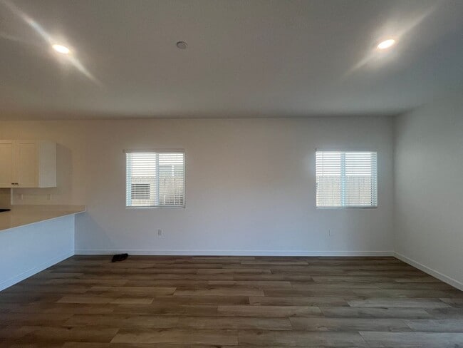 Building Photo - 12663 Ironbow Wy