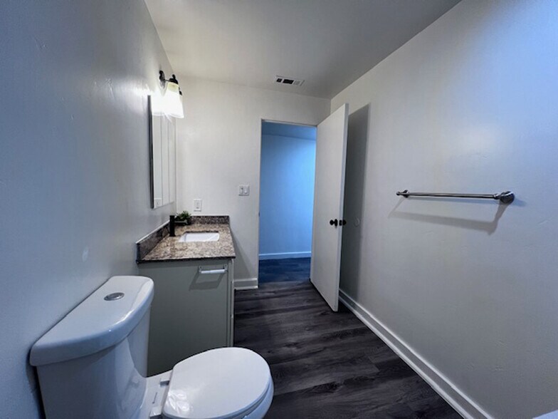 Building Photo - 731 Willow St