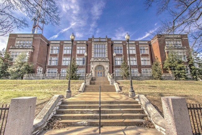 Primary Photo - Updated 1 Bed Apt with washer and dryer in...