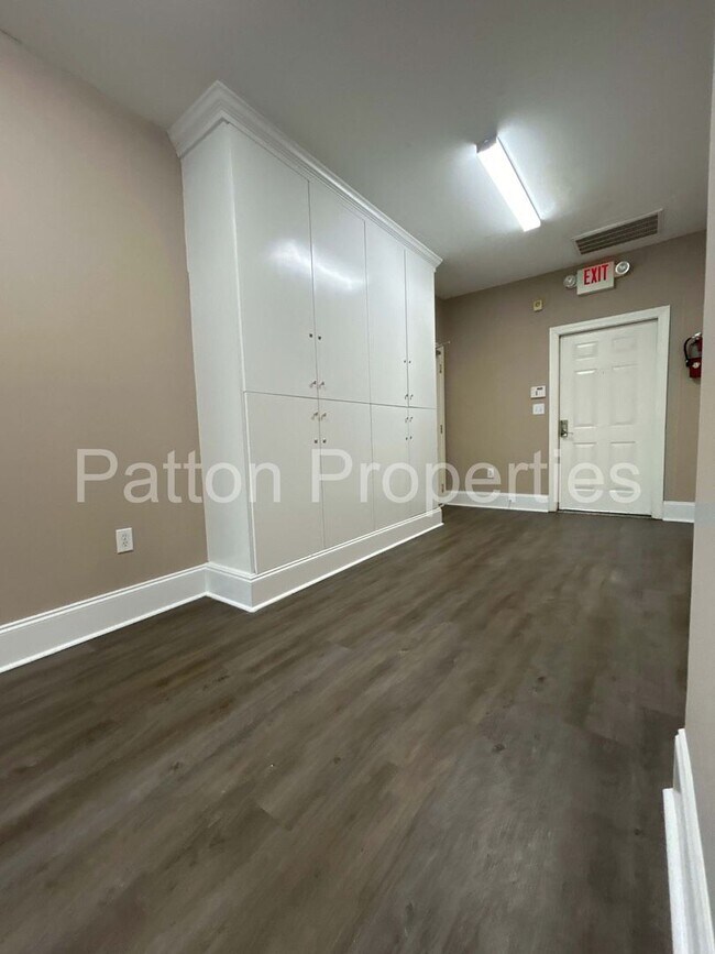 Building Photo - 1308 Pulaski St
