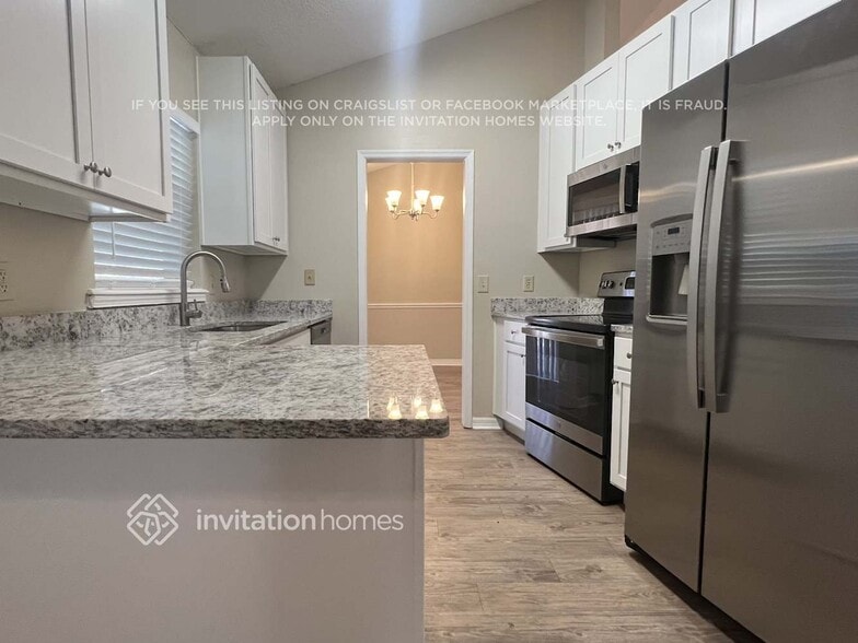 Building Photo - 402 S Cumberland Ave