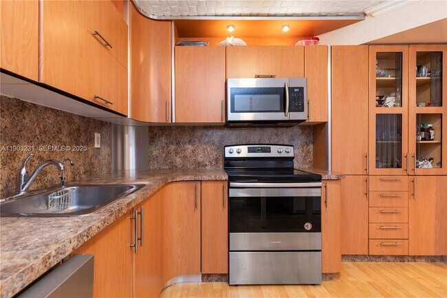 Building Photo - 230 174th St