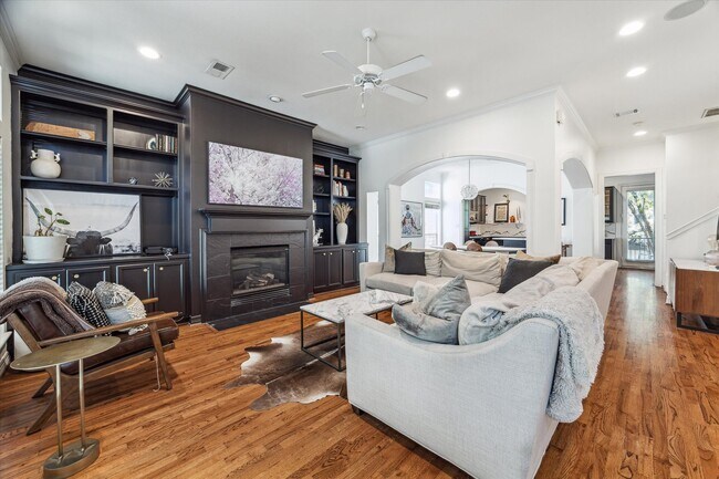 Building Photo - 4013 Blossom St
