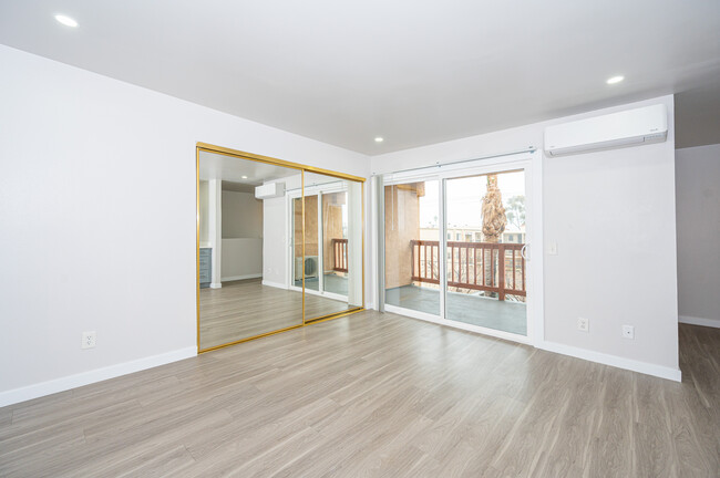 Building Photo - Beautiful and Freshly Renovated Hillcrest ...