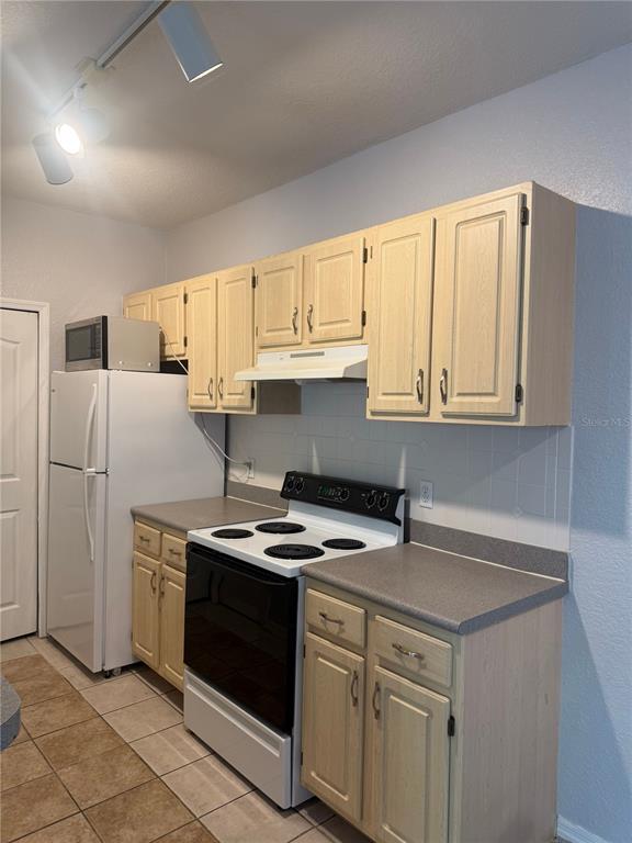 Building Photo - 8904 Legacy Ct