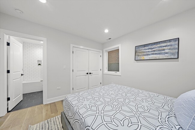 Building Photo - 4222 N Bernard St