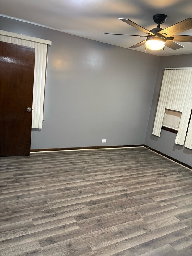 Building Photo - 9607 Merrimac Ave