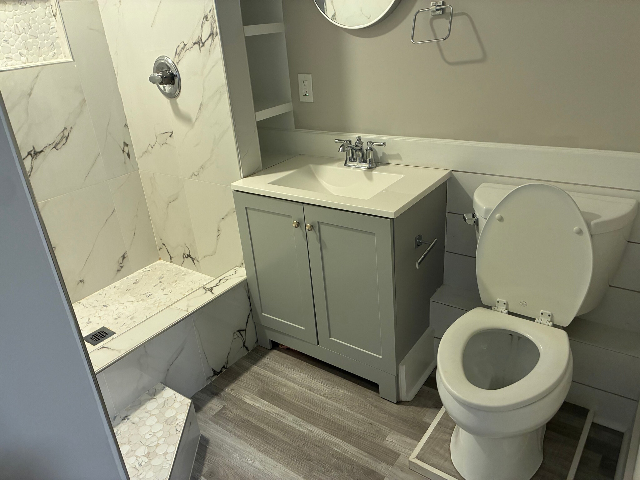 Building Photo - Room in House on Fiske St